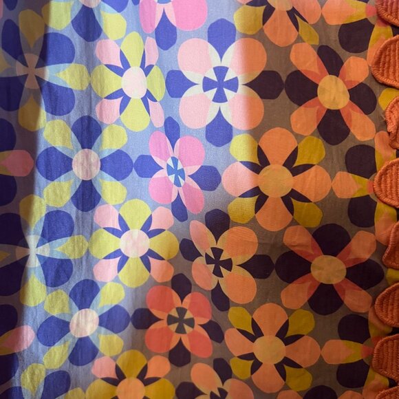 NEW Women's Floral Blouse with Bright Geometric Flower Print - Medium - Picture 2 of 3